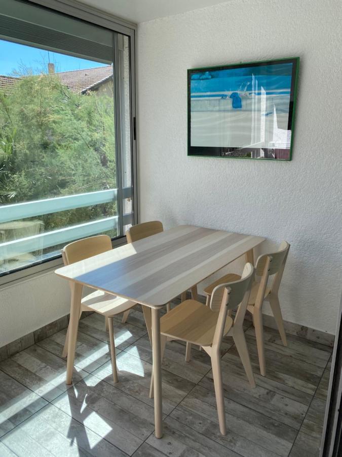 Spacieux Studio Sur Le Port De อิแยร์ ภายนอก รูปภาพ