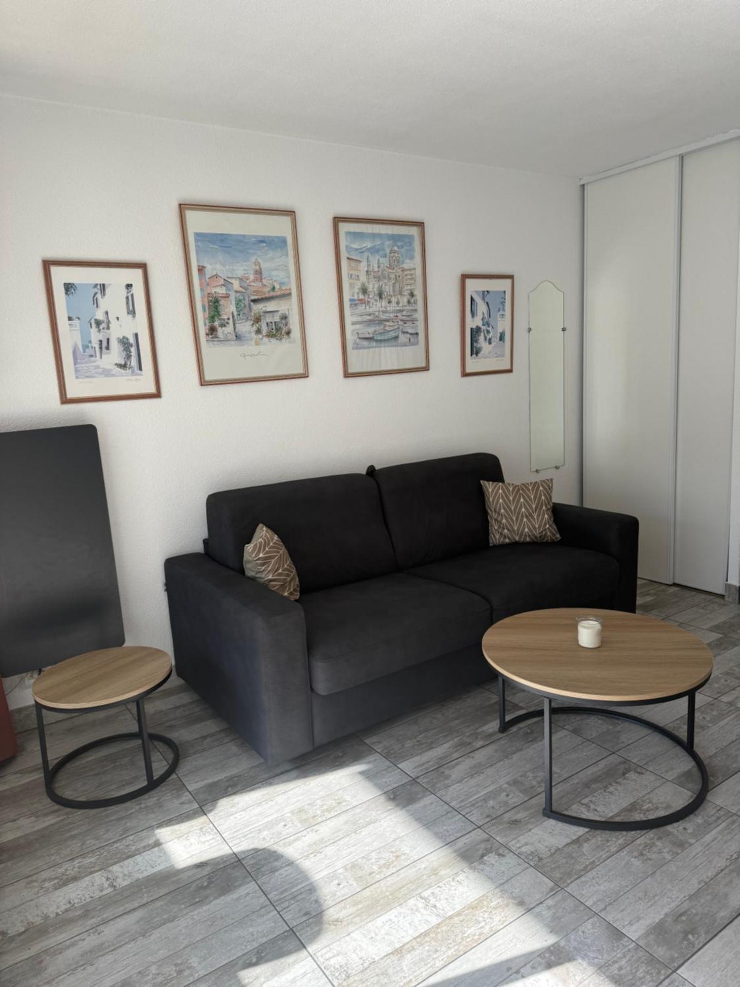 Spacieux Studio Sur Le Port De อิแยร์ ภายนอก รูปภาพ